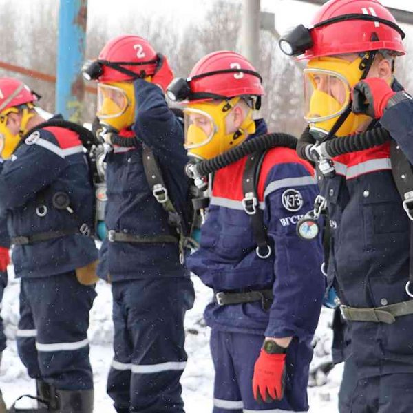 Russia coal mine fire kills 11